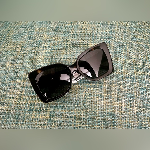 ❗️SOLD❗️Chanel sunglasses - Picture 3 of 6